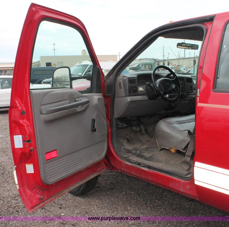 image for item D8206 1999 Ford F550 XL Super Duty Crew Cab utility truck