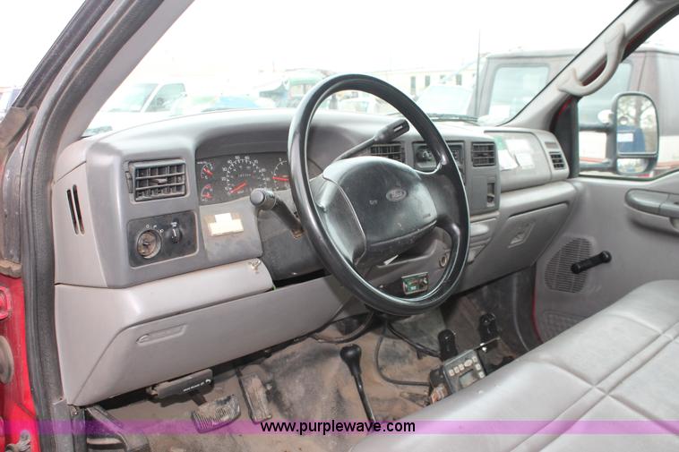 image for item D8206 1999 Ford F550 XL Super Duty Crew Cab utility truck