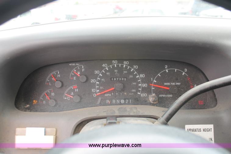 image for item D8206 1999 Ford F550 XL Super Duty Crew Cab utility truck