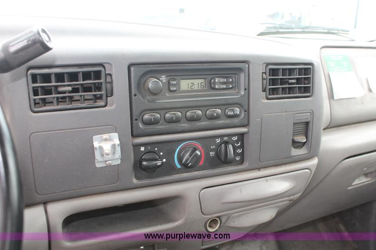 image for item D8206 1999 Ford F550 XL Super Duty Crew Cab utility truck