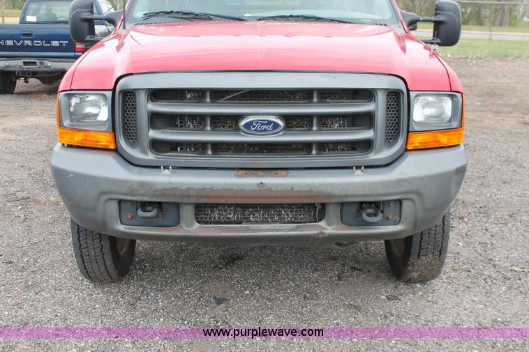 image for item D8206 1999 Ford F550 XL Super Duty Crew Cab utility truck