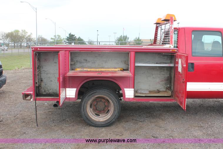 image for item D8206 1999 Ford F550 XL Super Duty Crew Cab utility truck