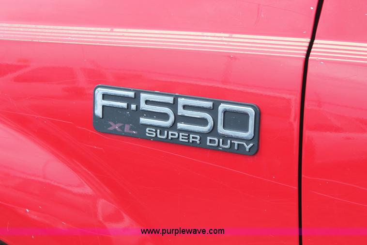 image for item D8206 1999 Ford F550 XL Super Duty Crew Cab utility truck