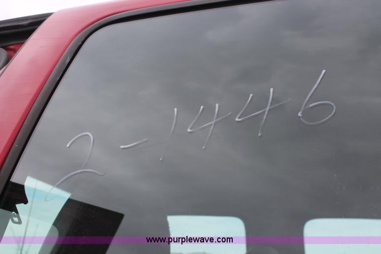 image for item D8206 1999 Ford F550 XL Super Duty Crew Cab utility truck