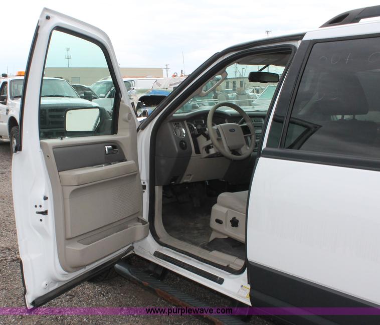 image for item D8207 2007 Ford Expedition XLT SUV