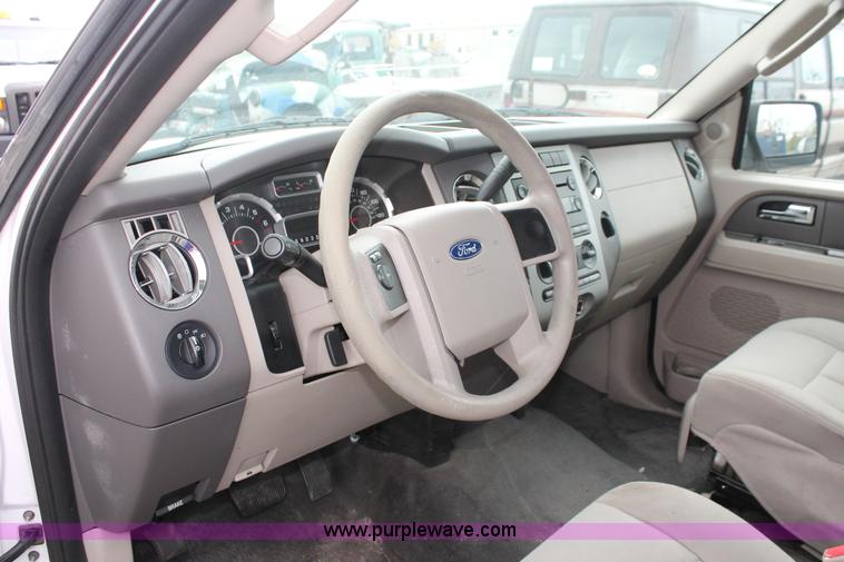 image for item D8207 2007 Ford Expedition XLT SUV
