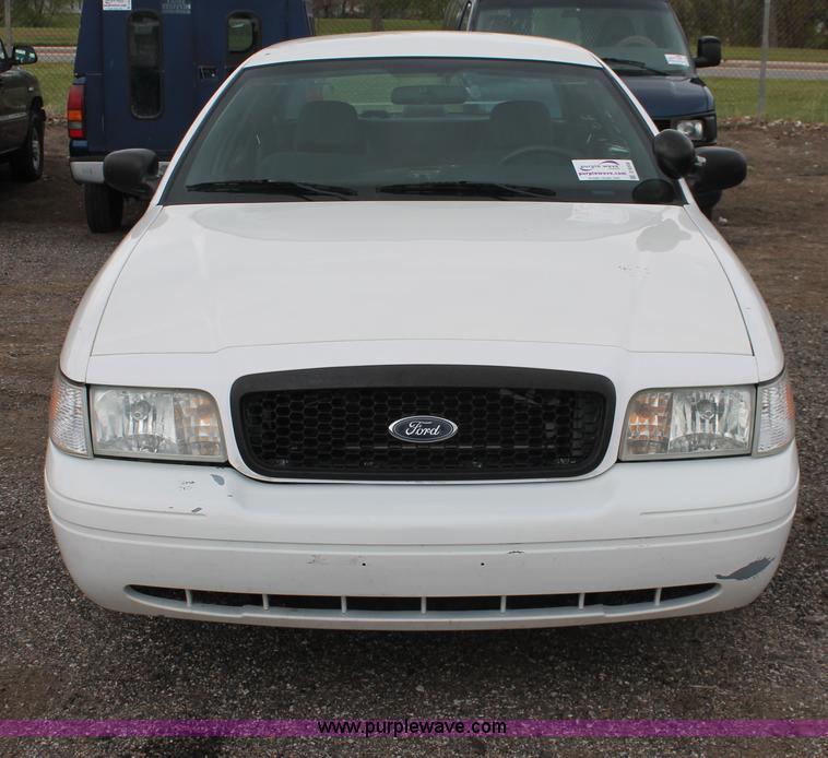 image for item D8208 2006 Ford Crown Victoria Police Interceptor