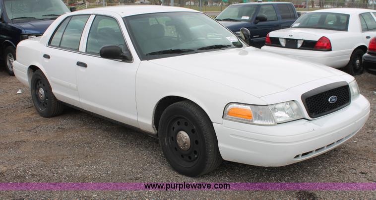 image for item D8208 2006 Ford Crown Victoria Police Interceptor