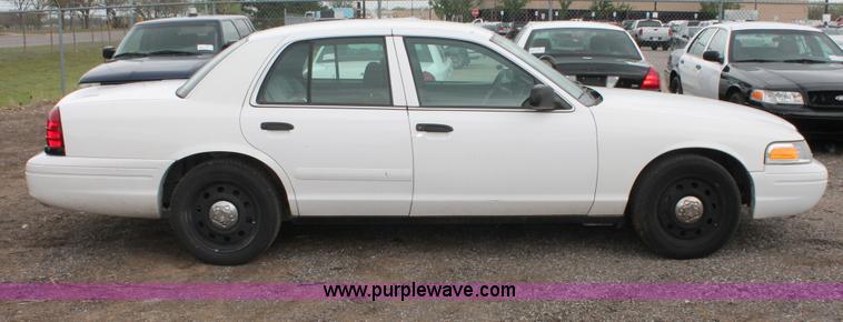 image for item D8208 2006 Ford Crown Victoria Police Interceptor