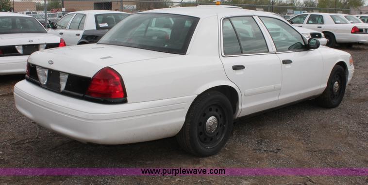 image for item D8208 2006 Ford Crown Victoria Police Interceptor