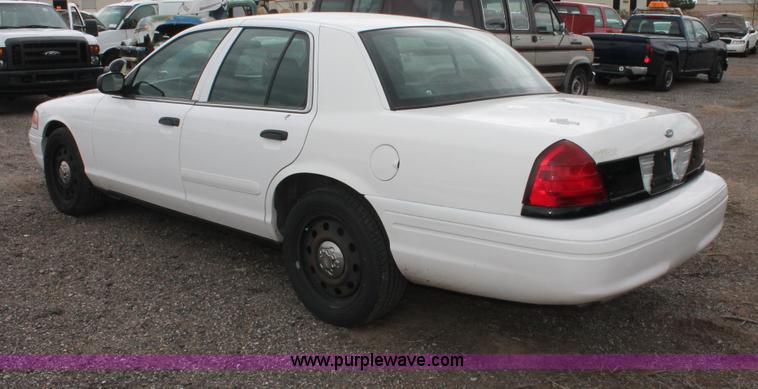 image for item D8208 2006 Ford Crown Victoria Police Interceptor