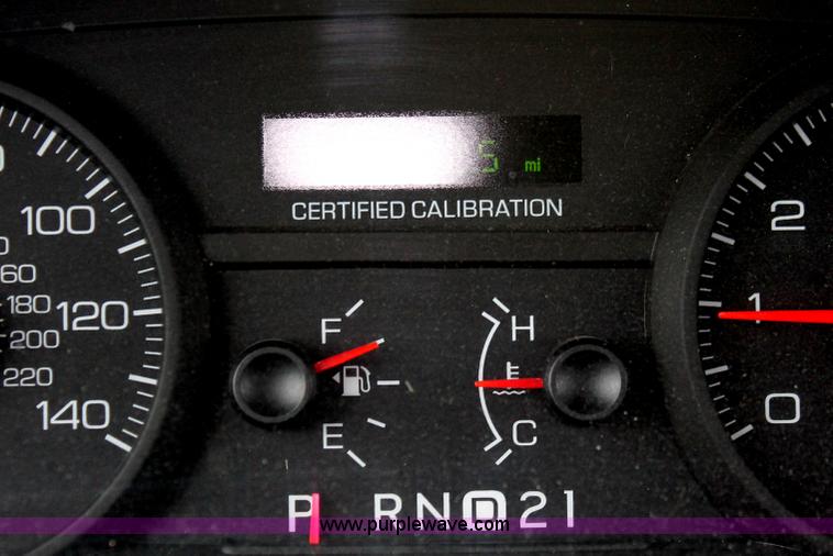 image for item D8208 2006 Ford Crown Victoria Police Interceptor