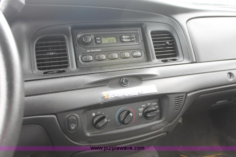 image for item D8208 2006 Ford Crown Victoria Police Interceptor