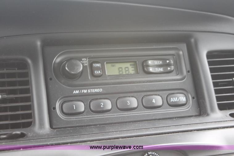image for item D8208 2006 Ford Crown Victoria Police Interceptor