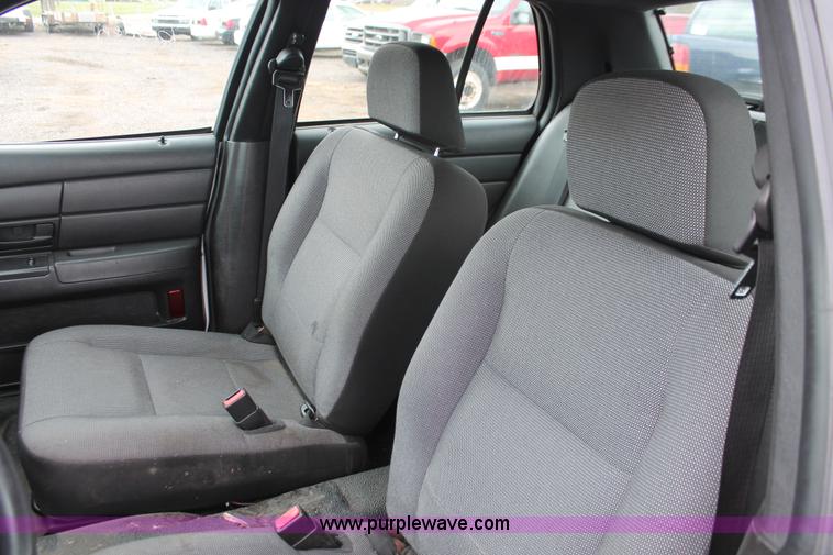 image for item D8208 2006 Ford Crown Victoria Police Interceptor