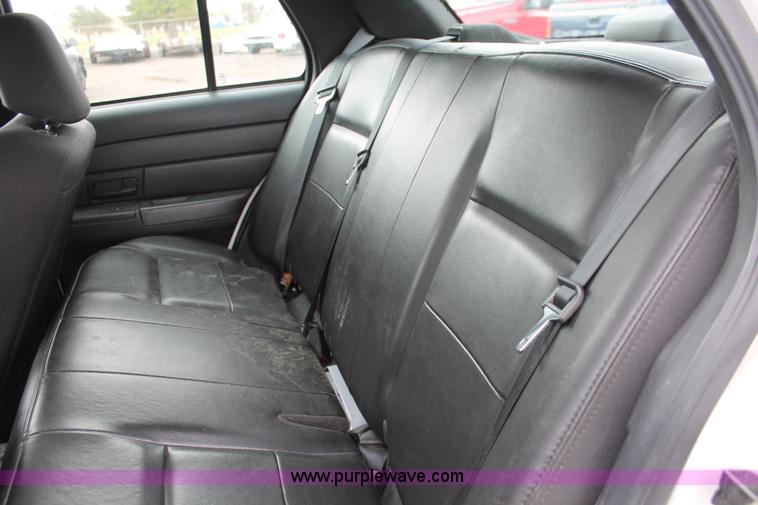 image for item D8208 2006 Ford Crown Victoria Police Interceptor