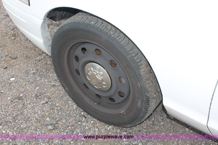 image for item D8208 2006 Ford Crown Victoria Police Interceptor