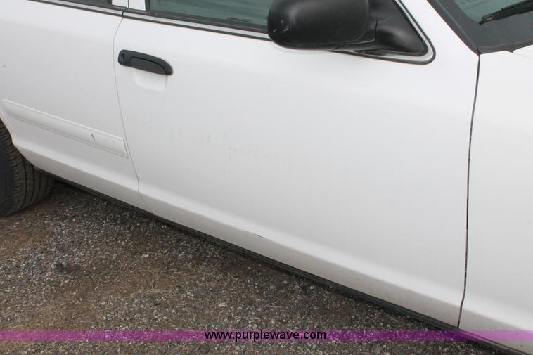 image for item D8208 2006 Ford Crown Victoria Police Interceptor