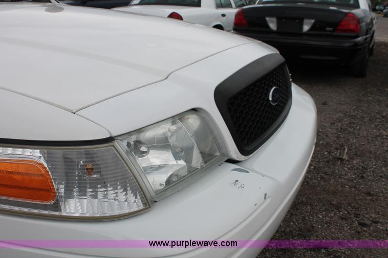 image for item D8208 2006 Ford Crown Victoria Police Interceptor