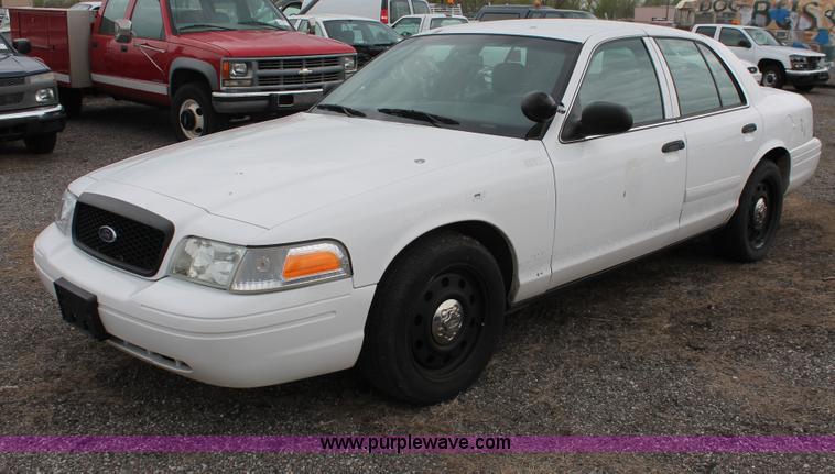 image for item D8209 2006 Ford Crown Victoria Police Interceptor
