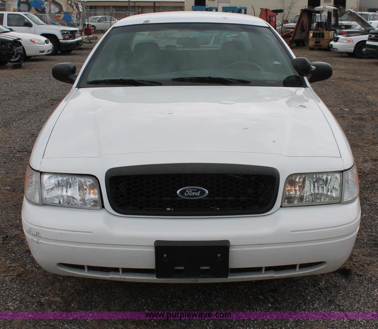 image for item D8209 2006 Ford Crown Victoria Police Interceptor