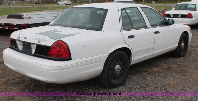 image for item D8209 2006 Ford Crown Victoria Police Interceptor