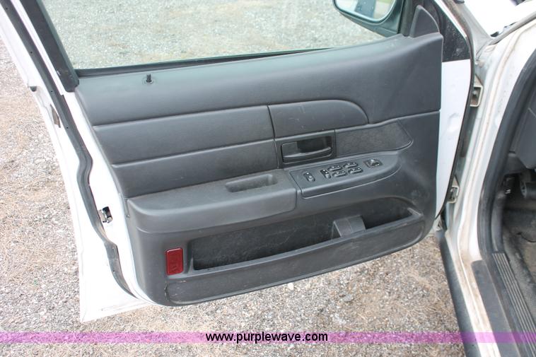 image for item D8209 2006 Ford Crown Victoria Police Interceptor
