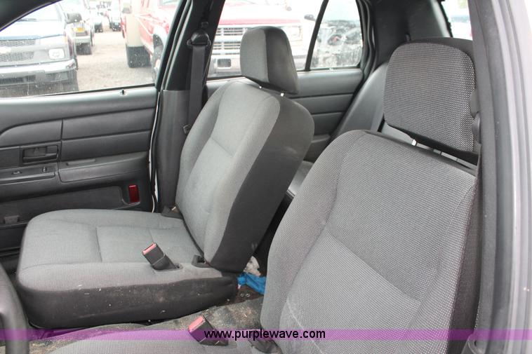 image for item D8209 2006 Ford Crown Victoria Police Interceptor