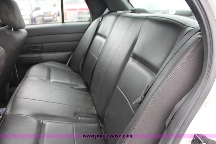 image for item D8209 2006 Ford Crown Victoria Police Interceptor