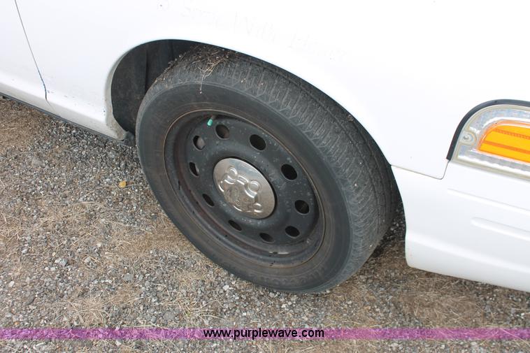 image for item D8209 2006 Ford Crown Victoria Police Interceptor