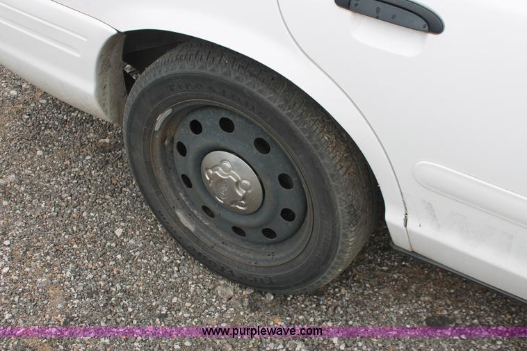 image for item D8209 2006 Ford Crown Victoria Police Interceptor