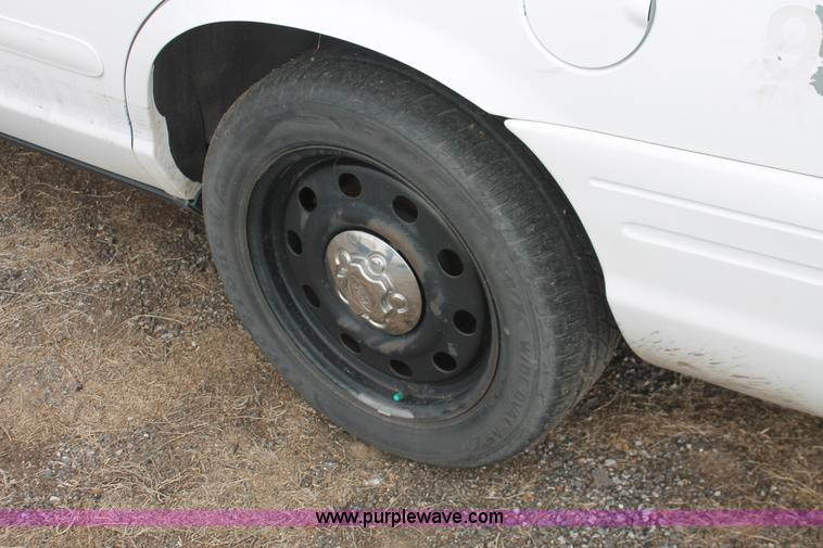 image for item D8209 2006 Ford Crown Victoria Police Interceptor
