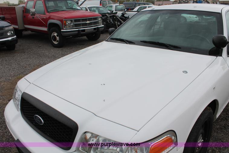 image for item D8209 2006 Ford Crown Victoria Police Interceptor