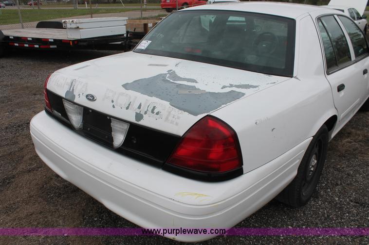 image for item D8209 2006 Ford Crown Victoria Police Interceptor