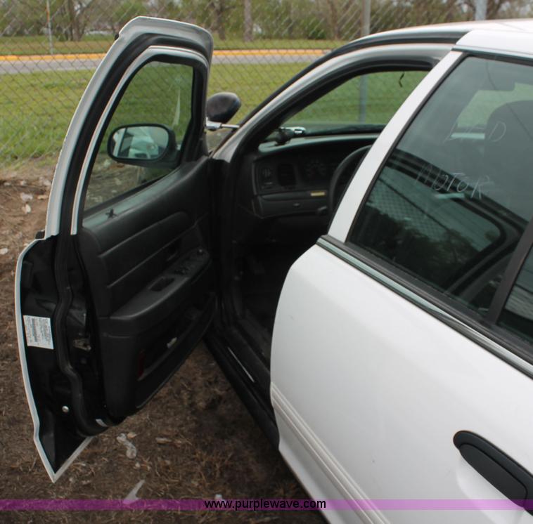 image for item D8210 2009 Ford Crown Victoria Police Interceptor