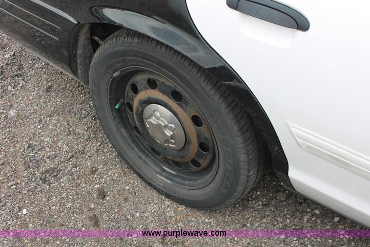 image for item D8210 2009 Ford Crown Victoria Police Interceptor