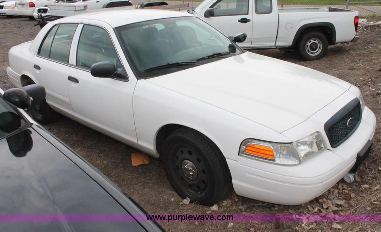 image for item D8211 2006 Ford Crown Victoria Police Interceptor