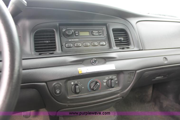 image for item D8211 2006 Ford Crown Victoria Police Interceptor