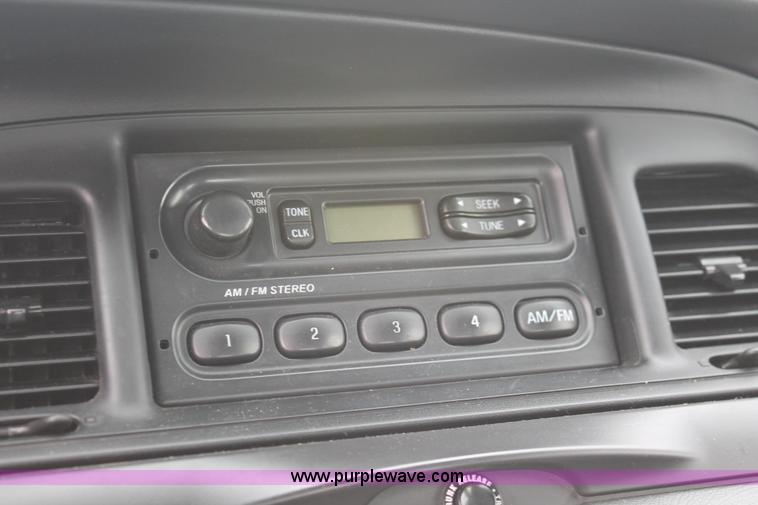 image for item D8211 2006 Ford Crown Victoria Police Interceptor