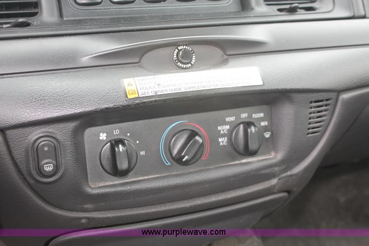 image for item D8211 2006 Ford Crown Victoria Police Interceptor