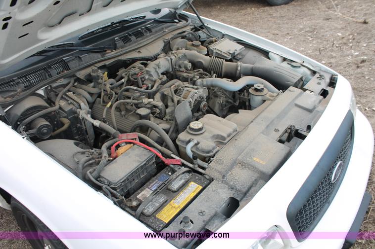 image for item D8211 2006 Ford Crown Victoria Police Interceptor