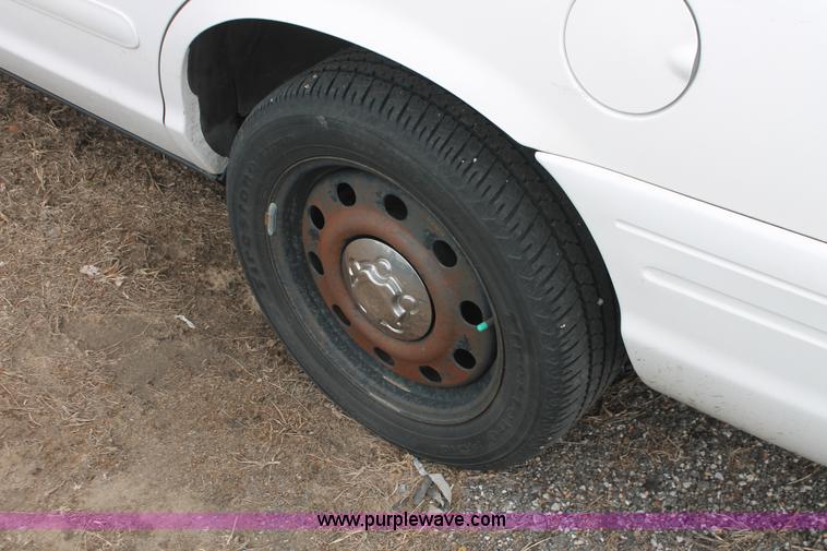 image for item D8211 2006 Ford Crown Victoria Police Interceptor