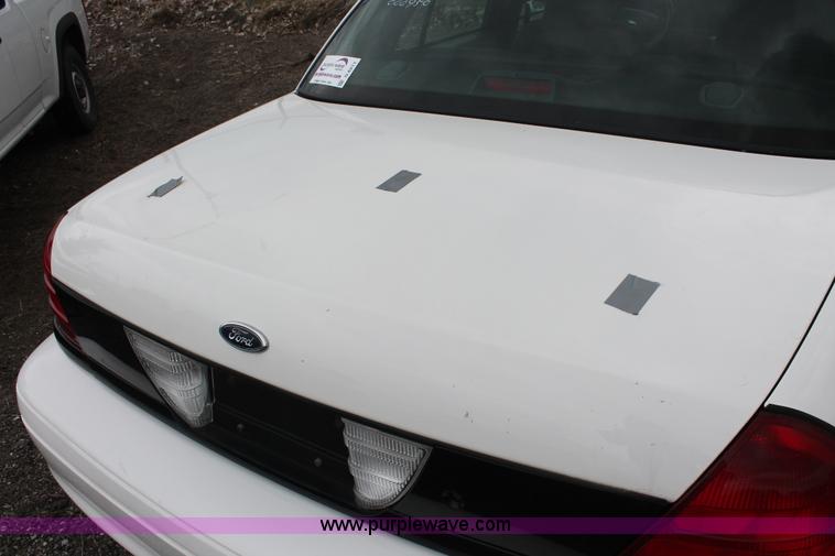 image for item D8211 2006 Ford Crown Victoria Police Interceptor