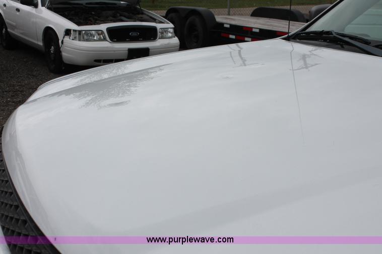 image for item D8212 2005 Chevrolet Colorado extended cab pickup truck