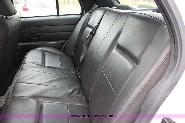 image for item D8216 2006 Ford Crown Victoria Police Interceptor
