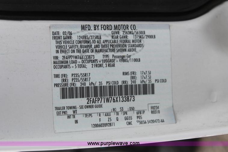 image for item D8216 2006 Ford Crown Victoria Police Interceptor