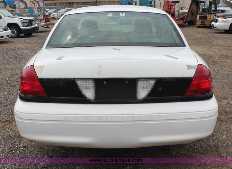 image for item D8218 2006 Ford Crown Victoria Police Interceptor