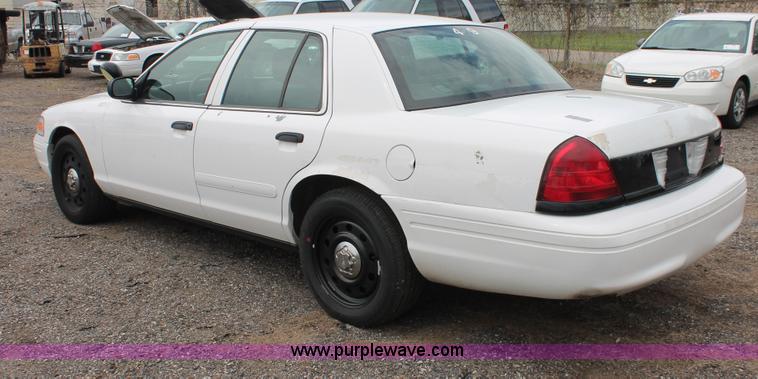 image for item D8218 2006 Ford Crown Victoria Police Interceptor