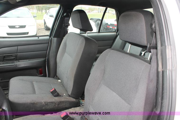 image for item D8218 2006 Ford Crown Victoria Police Interceptor