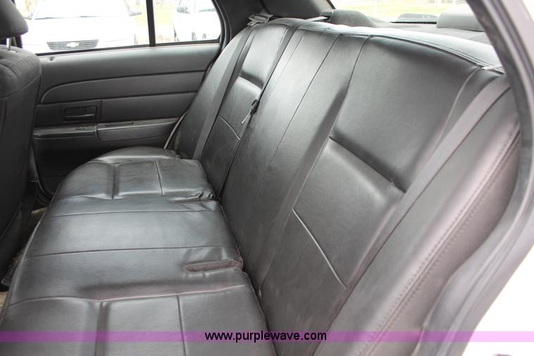 image for item D8218 2006 Ford Crown Victoria Police Interceptor